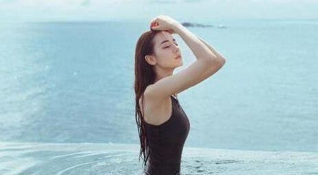 难得一见女星泳衣照: 赵丽颖诱人, 郑爽保守
