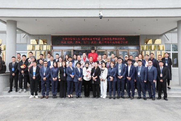 文体明星走访吉林金梓源 共探健康产业新趋势