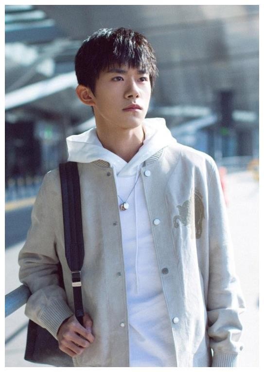 90后评价，认为哪些演员明星颜值可以值得你一眼万年，肖战上榜