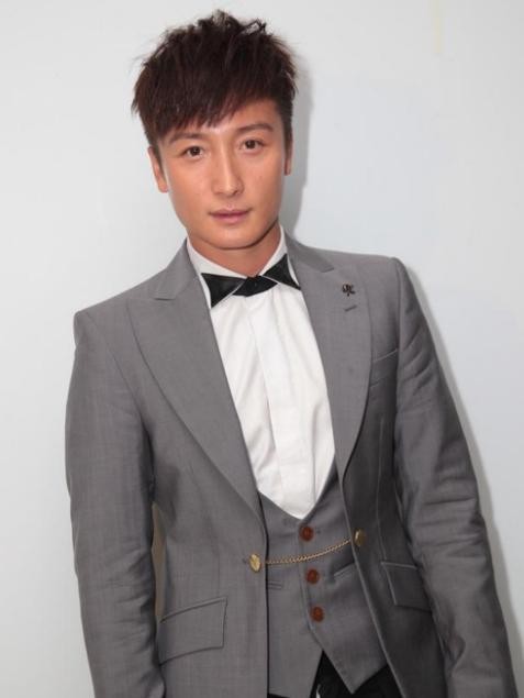 方力申：从游泳健将到影视歌三栖艺人