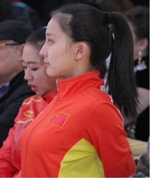 因“挺胸照”爆红网络，长相不输女明星，网友：太应该出道了！