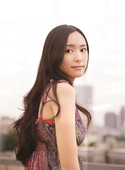 “清凉型”校园美女明星 气质超赞