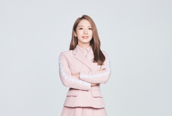 孟美岐：无童年生活，4岁练舞，20岁出道，可父母为何如此狠心？
