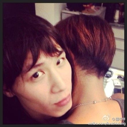 罗志祥搂同性曝光“女友”