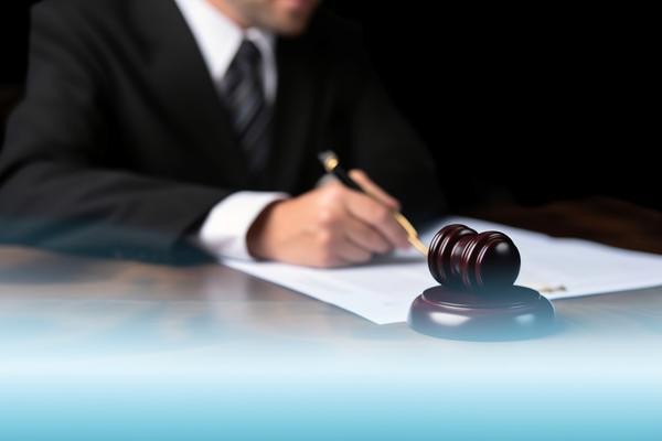 C罗目前身上的合同：法律视角下的全面解析 图2