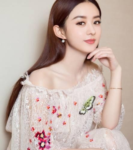 31岁赵丽颖虽然美，但这个缺陷很致命，整形医生都表示：不能动