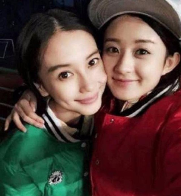 赵丽颖颜值有多高？与明星们的合照“曝露”真相，难怪不愿意同框