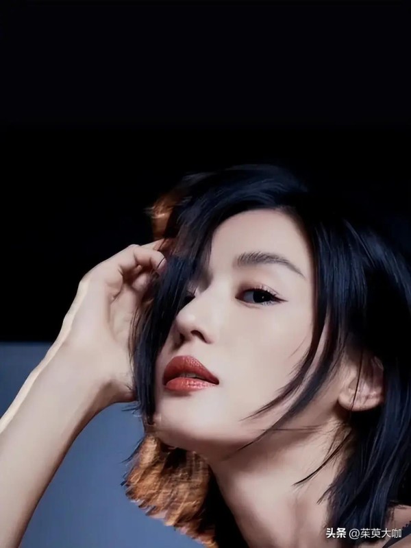 韩国影视界的璀璨明星——全智贤
