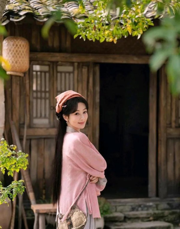 杨紫无缝进组引95花焦虑！华策四搭藏着哪些信任密码？