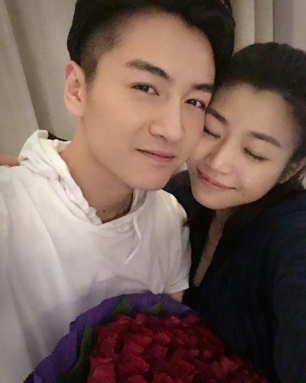 每年陈妍希的生日，陈晓都有表示。