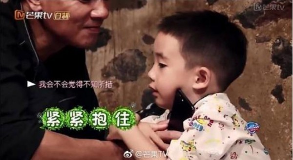 《爸爸5》吴尊儿子的一个小举动告诉你，豪门和明星家教的区别