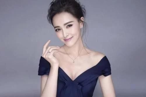 明星的家教有多严？唐嫣不晚归，韩雪不走远，郭麒麟一直被打压！
