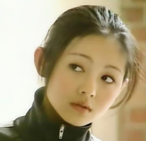还记得“杉菜”吗？18年过去了，近照曝光后，网友：少女感满满