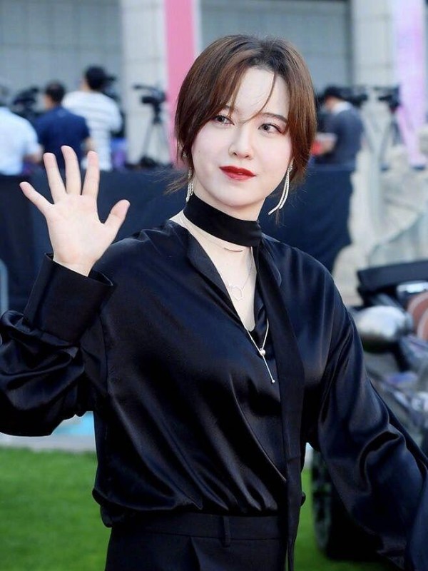 一胖毁所有！“韩版杉菜”具惠善出席活动面容僵硬身材走样