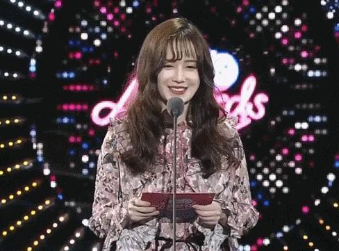 韩国杉菜甩沈月几条街，嫁小鲜肉住豪宅，如今胖20斤变化大