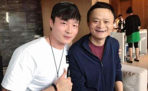 全民TV帝师孙英雄的来历与背景揭秘：背后的李哥身份解析