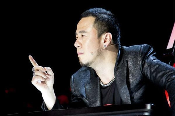45岁杨坤风采不再！曾扬言一年开32场<a target=