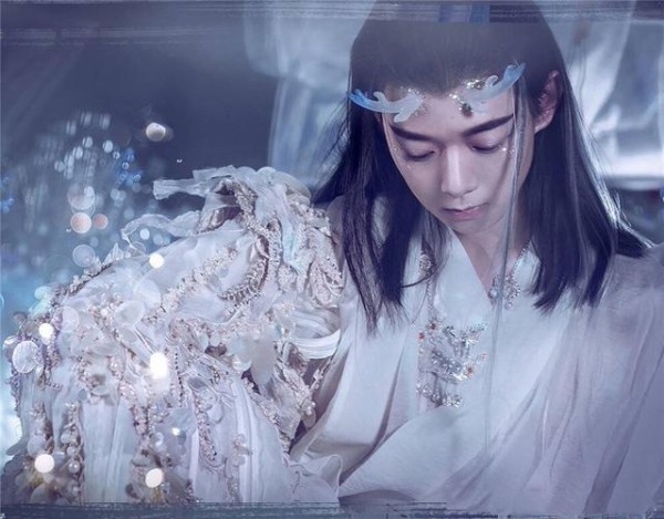 霍尊PK周深：音乐追求决定发展方向，两人真的有可比性吗？