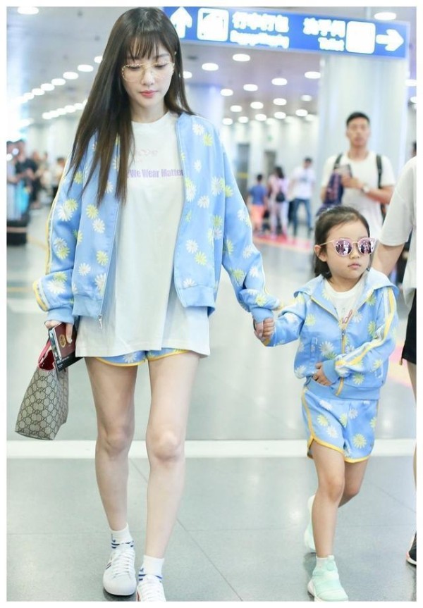 李小璐悄悄复出拍戏，看到剧照中的她，网友：我又转粉了