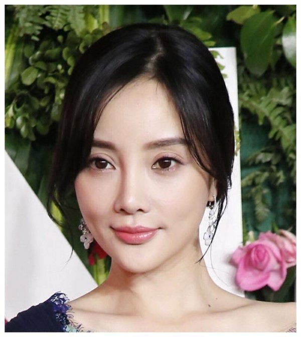 李小璐悄悄复出拍戏，看到剧照中的她，网友：我又转粉了