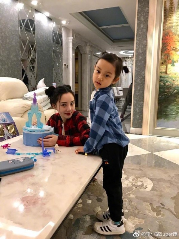 李小璐事件完结后，卓伟再次复出，又一“重量级”明星被曝光！