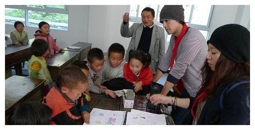 胡歌捐建希望小学，学校名字让人眼眶湿润，让网友纷纷点赞