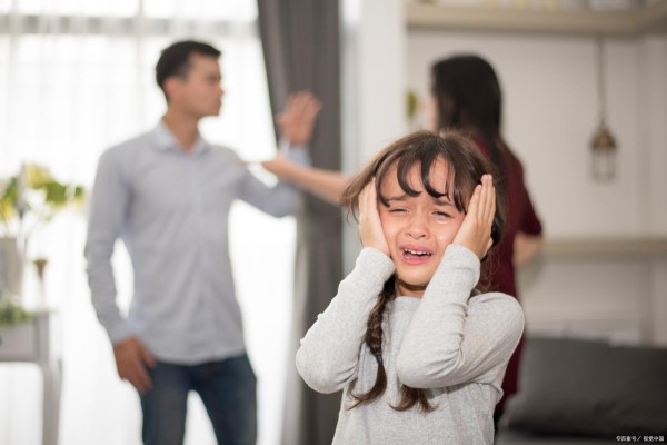 心理学中「回溯童年」的意义是什么？对后续治疗有何帮助？