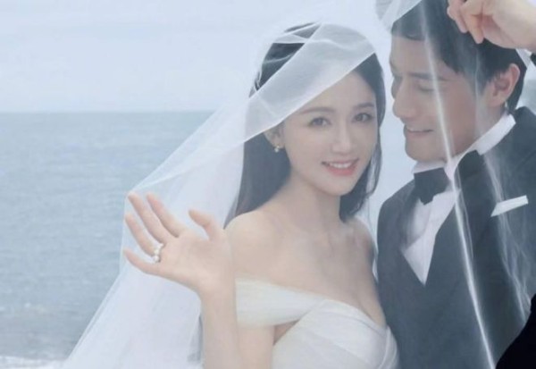 陈乔恩曾伟昌结婚，伴娘伴郎团曝光，七朵花成员明道郑元畅亮相