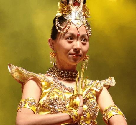 盘点娱乐圈中身残志坚的6大残疾明星: 每一位都值得尊敬学习