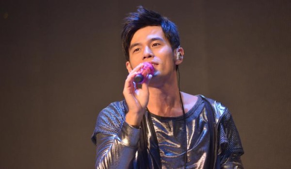 明星势力排名更新：朱一龙邓伦进前三，张艺兴鹿晗背靠背