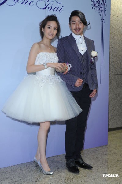 林依晨和李威担任伴娘伴郎