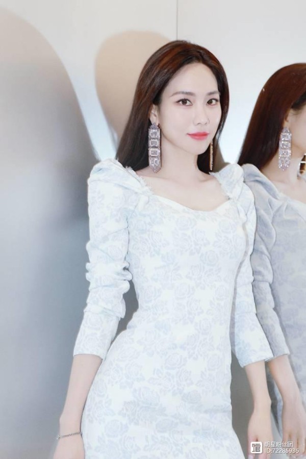 原来王霏霏还演过电视剧，只是造型一言难尽，谁认得出来？