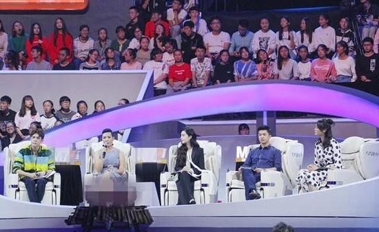 体娱女神大碰撞，惠若琪和范冰冰同框出境，网友：在比美吗？