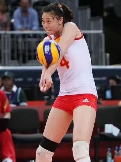 她是女排最美女神惠若琪，身材不输模特，现美到令人窒息
