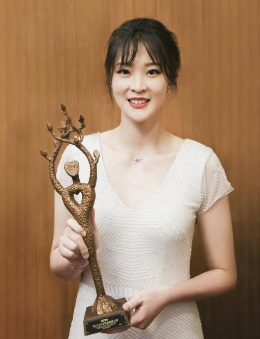 她是女排最美女神惠若琪，身材不输模特，现美到令人窒息