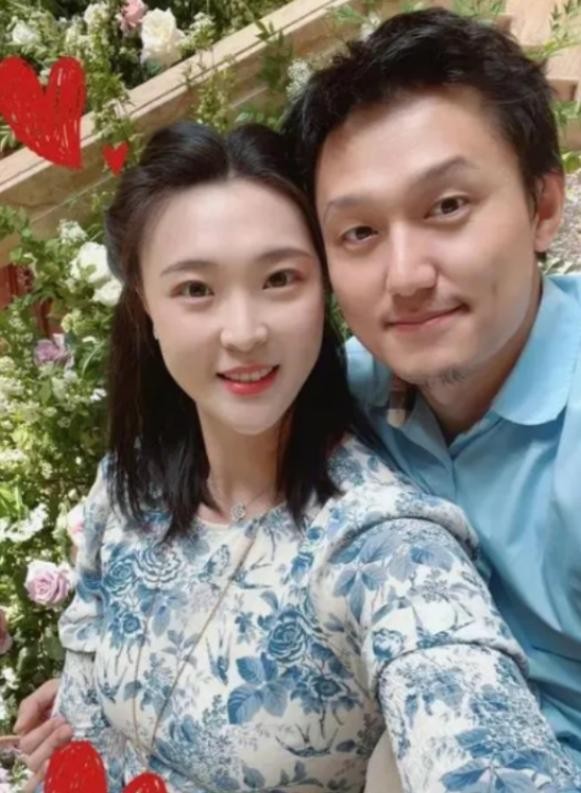 排球冠军惠若琪嫁医学博士两年，没敢要孩子，原因让人泪目