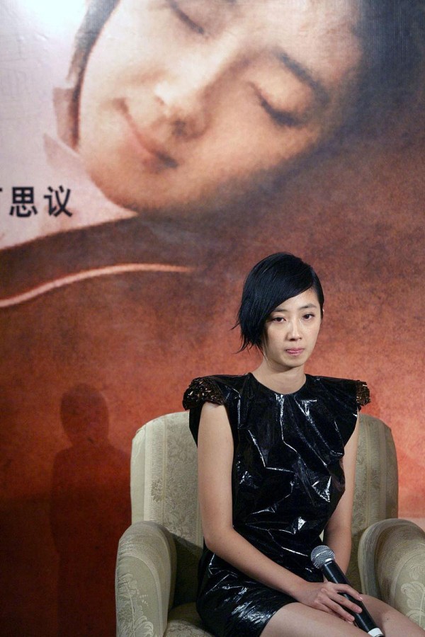 桂纶镁趴洗衣机惊爆幕后：电影《XXX》中的另类挑战