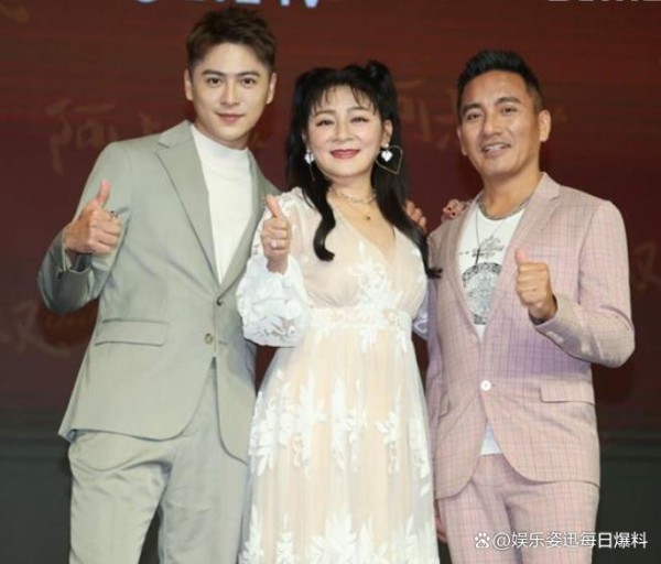 主持到一半！王彩桦「访到张晨光美妻」曝2人互动巧合