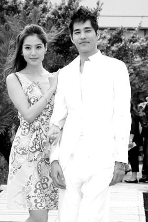 ▲2011年，蓝正龙与白歆惠因偶像剧结缘，两人被拍到亲密约会。
