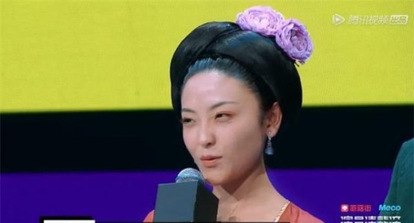 《演员》郭月哭掉隐形眼镜，入戏太深获赞，郭敬明却直言没有底线