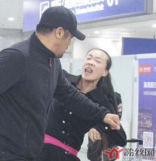 高瑞霞家人的回应 追星追到这份上就过了,别做下一个杨丽娟