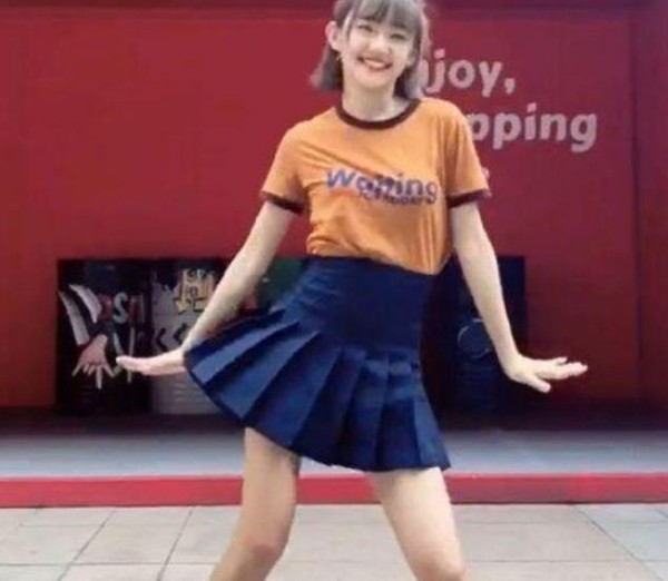 代古拉k现身《快乐大本营》没有滤镜美颜的她，令人幻想破灭！