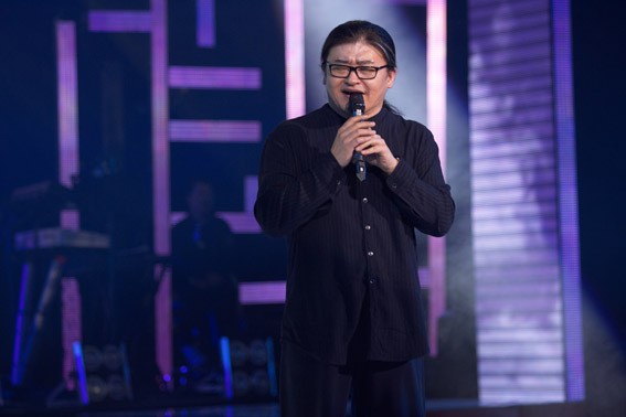 山东卫视《歌声传奇》刘欢潸然泪下忆往昔