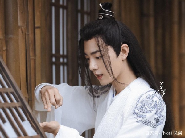 双赢！肖战作品获知名杂志高度肯定，领跑最受欢迎男演员榜单