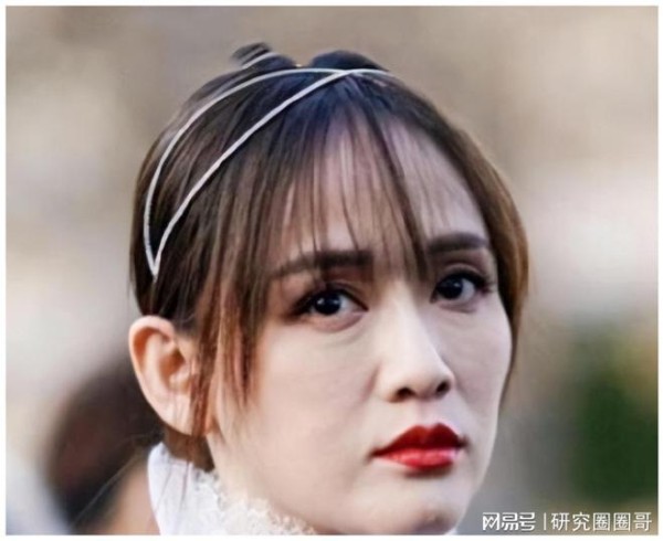 没滤镜真可怕！女明星真实颜值全曝光，一个个真没那么美