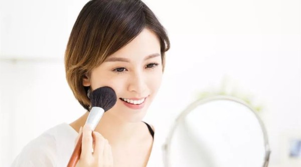 化妆其实很简单！明星化妆师才知道的美妆秘诀，超实用