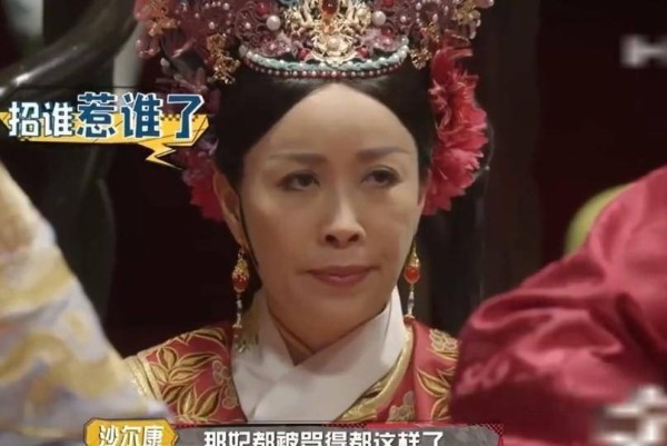 那英杨坤现身私人聚会<strong></p> <p>杨坤</strong>，天后手夹香烟姿势娴熟，杨坤喝到满脸通红