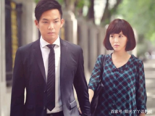 何以笙箫默：也就是赵默笙吧，换个女孩可能都受不了何以琛的脾气
