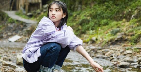 史上最接地气女明星，参加颁奖礼穿休闲运动服，连吃4碗饭不做作