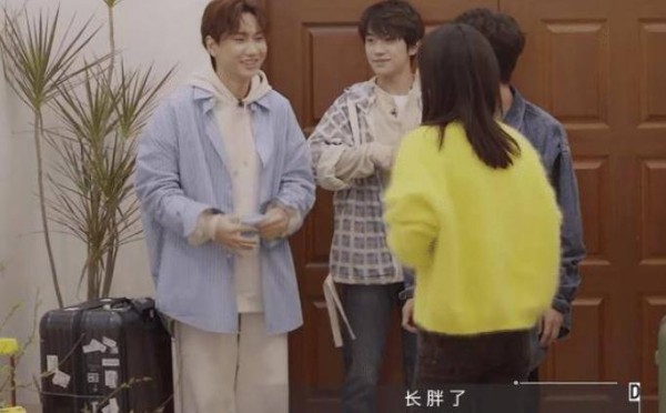 谢娜何炅玩笑互动，汪苏泷做客现场欢乐多